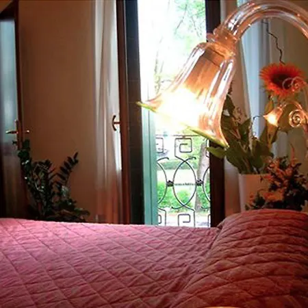 Fini Hotel 2*