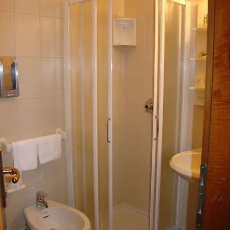Fini Hotel 2*