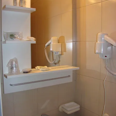 Hotel Fini